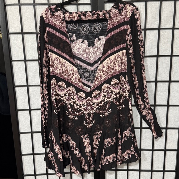 Free People M “Smooth Talker” Printed V-Back Tunic Top - Picture 8 of 8
